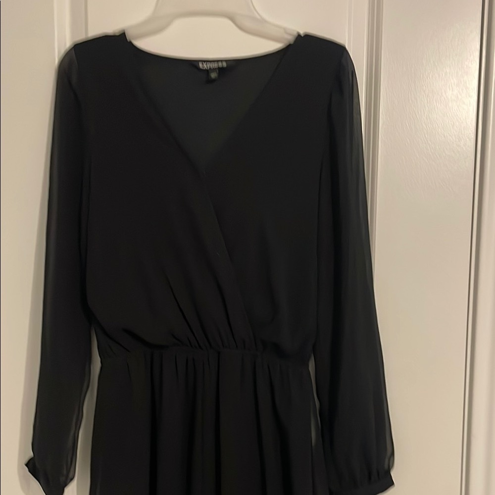 Express Black Sheath Dress with Bishop Sleeves and V-Neck for Weddings